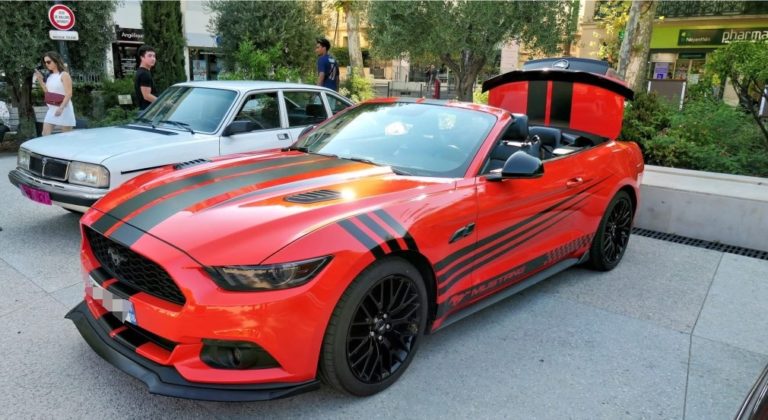 Ford Mustang photo 1