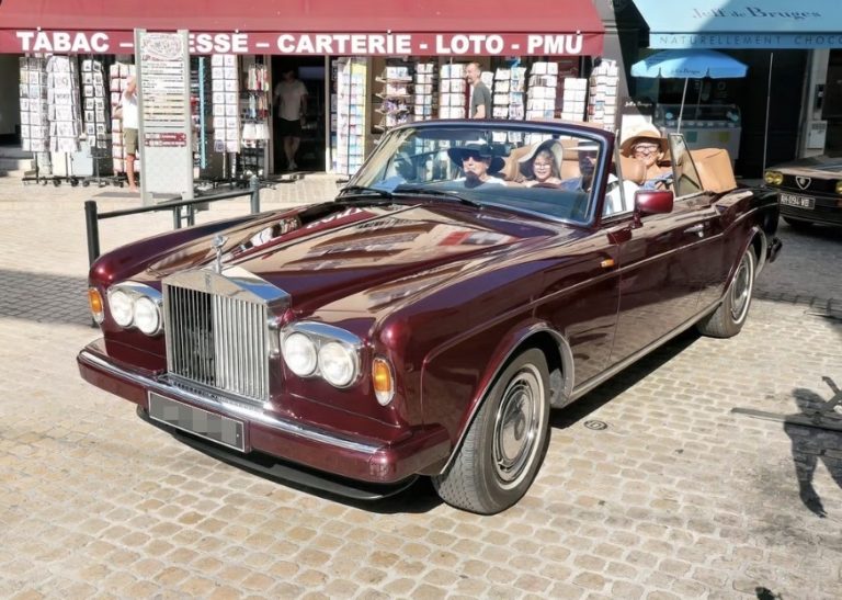 Rolls Royce Corniche photo 1