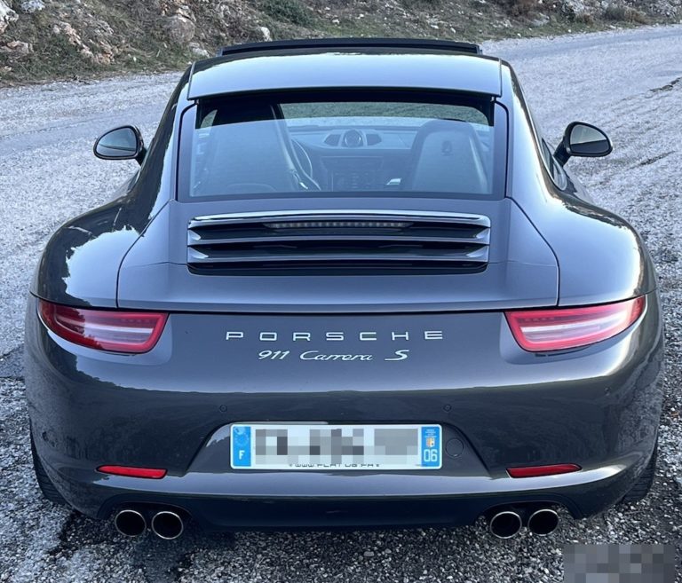 Porsche 911 Carrera S photo 2