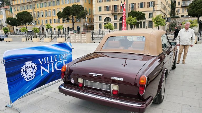 Rolls Royce Corniche photo 5