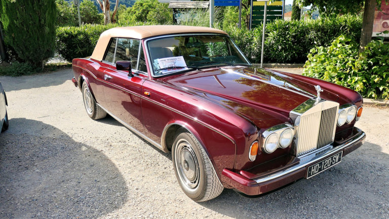 Rolls Royce Corniche photo 3