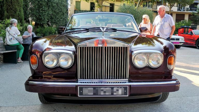 Rolls Royce Corniche photo 2